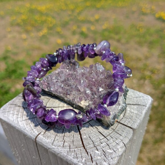 Natural Purple Amethyst Crystal Gemstone Bracelet - Picture 8 of 14